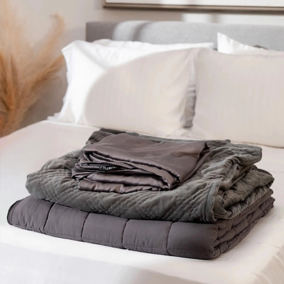 Hush Blankets Hush 2 in 1 Weighted Blanket Bundle: Iced &amp; Classic, image 6