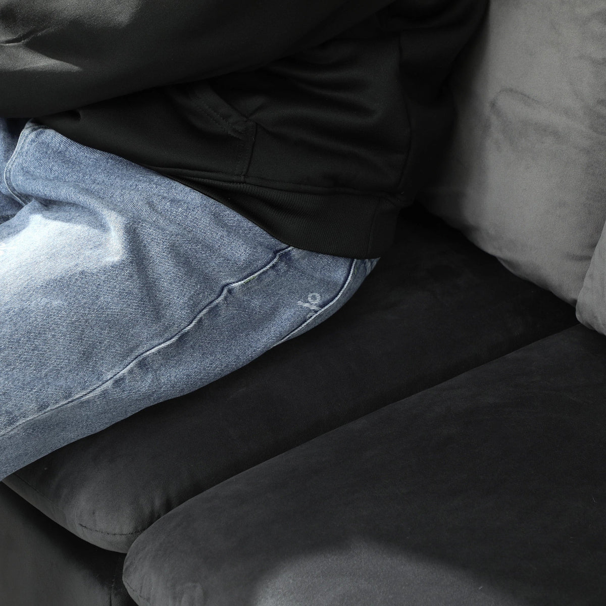 Aosom 82.7" Wide Velvet Reversible Sectional Sofa in Grey, image 8